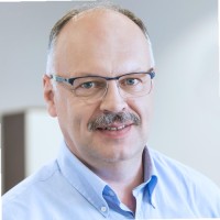 Robert Łompieś Email