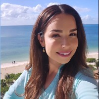 Replicant Employee Sara G's profile photo