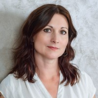 Clare Velikić Email