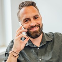 famefact social media Employee Robert Arnold's profile photo