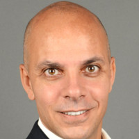 Loris Centola Email
