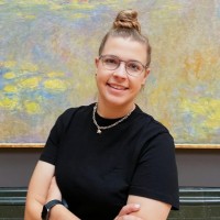 Julia Handra Email