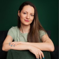 Kristiana Kraychnikov Email