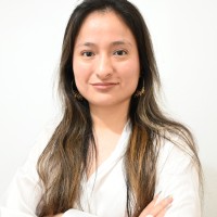 Alexandra Ayre Quispe Email