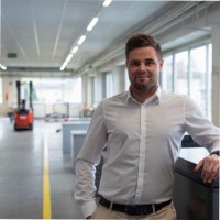Dominik Schneeberger Email