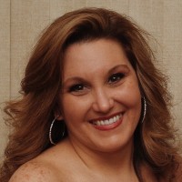 Dayna Ferreiro Email & Phone Number