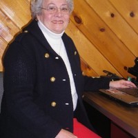 Century 21 Pinnacle Realty Ltd., Brokerage Employee Regina Young's profile photo