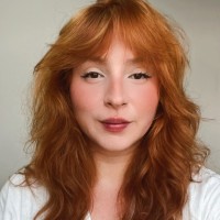 Editora construir Employee Fernanda Alexandre's profile photo