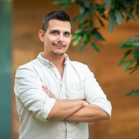Péter Csathó Email