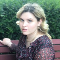 Alina Omelcenko Email