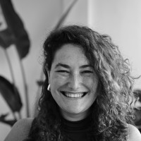 Daniela Ejzykowicz Email