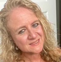 Gap Factory Outlet Employee Lisa Petty's profile photo