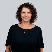 Liz Lowndes Email