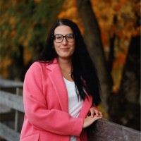 Nadine Rieger Email