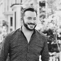 E-mail e número de telefone de Bradford Bernardo