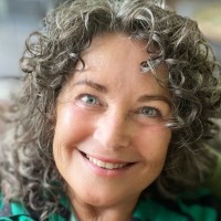 Iris van Den Heuvel Email