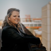 Jim Brickman Employee Lynzee Johnson's profile photo