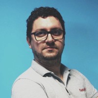 Ümit Taş Email
