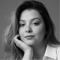 Camila Ferreira Email
