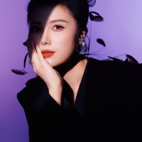 Yiwei Gao Email & Phone Number