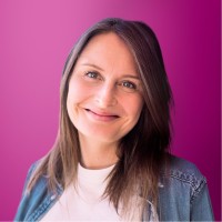 Caroline Yvé Email & Phone Number