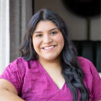 Julie Paredes-Pozas Email