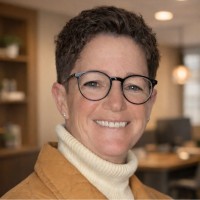 Hub Group Employee Elizabeth Chick's profile photo