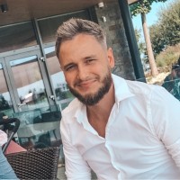 Jakub Bernát Email