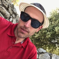 E-mail e número de telefone de Thomas Claburn