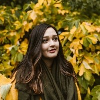 Chloe Lloyd Email & Phone Number