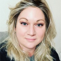 A&R Group Employee Holly Valdez's profile photo