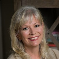 NextHome Experience Employee Penny Smith's profile photo