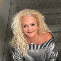 Laura Lentini Email