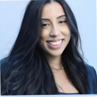 Compre Clicks Employee Bianca Ferreira's profile photo