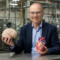 Luis Monté Colomé Email