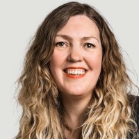Helle Larsen Email