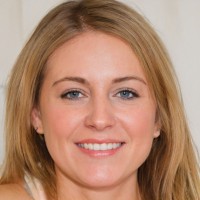 Loop Subscriptions Employee Emma Johnson's profile photo