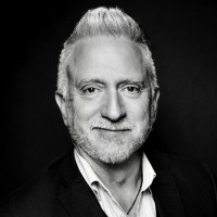 Stuart Thompson Email