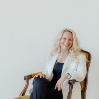 Holly Ruiz Email & Phone Number