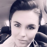 Jade de Pontes Email