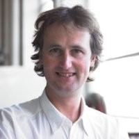 E-mail e número de telefone de Charlie Bigham