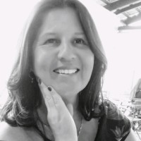 Simone Reis Email