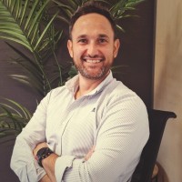 Alberto León González Email