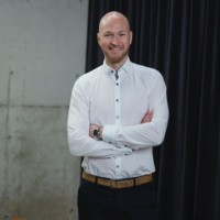 Simon Holland Email