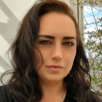 Vicky Angles Email