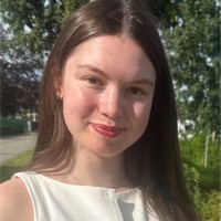 Hundred Stories Employee Serena S.'s profile photo