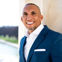 Manny Piñeiro Email