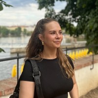 Amalie Knutsen Email