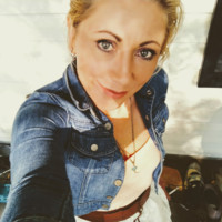Home Employee April Fleming's profile photo