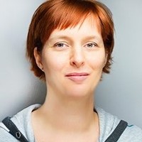 Márta Kozarek Email